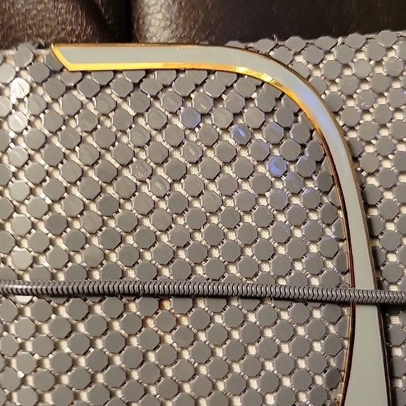 Small Bag Gray Metal Mesh Magnet Closing - Picture 3 of 11